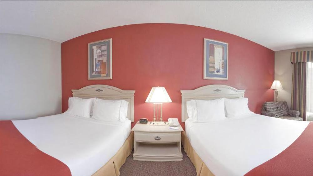 Holiday Inn Express Hotel & Suites London By Ihg Exterior foto