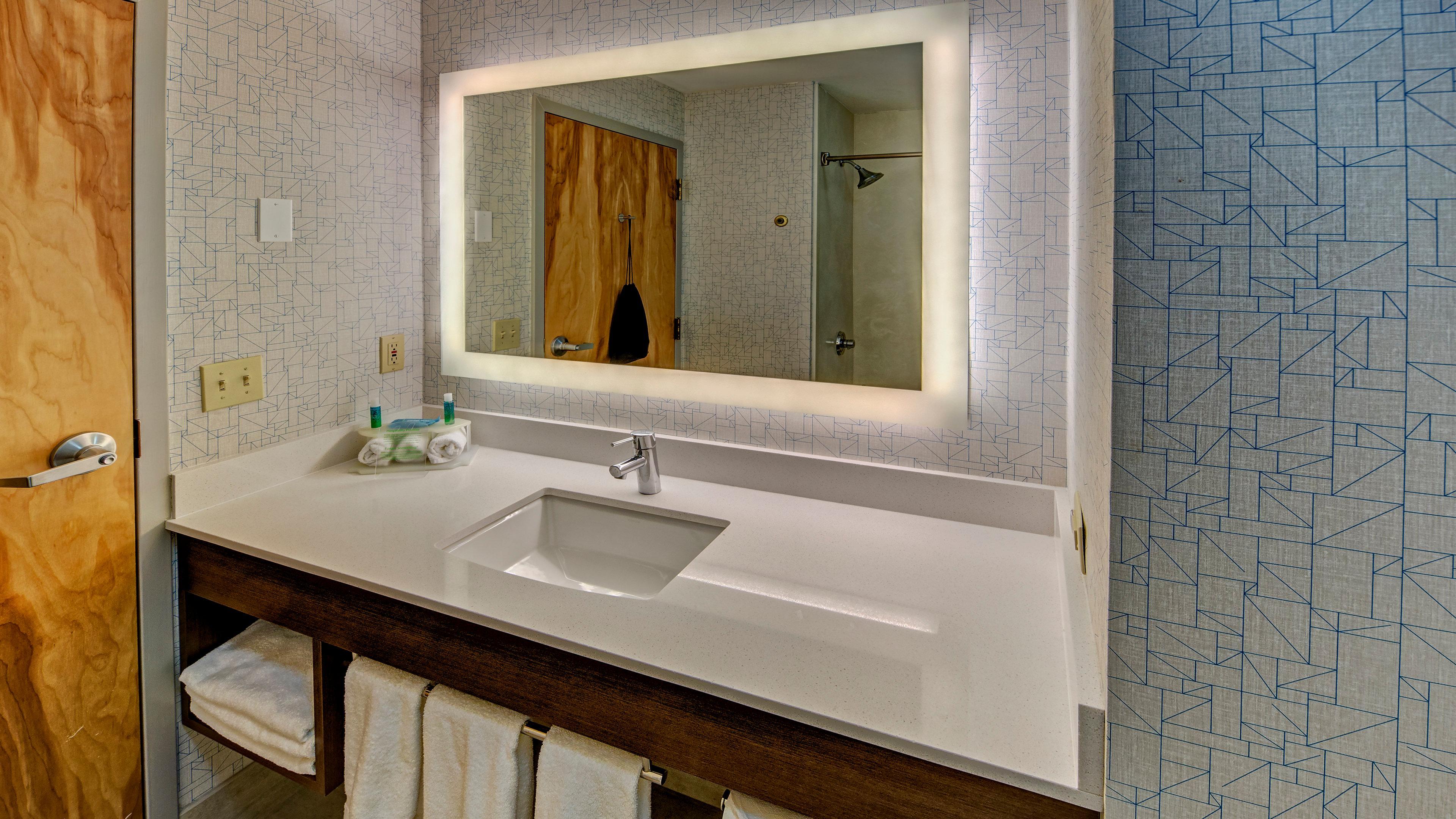 Holiday Inn Express Hotel & Suites London By Ihg Exterior foto