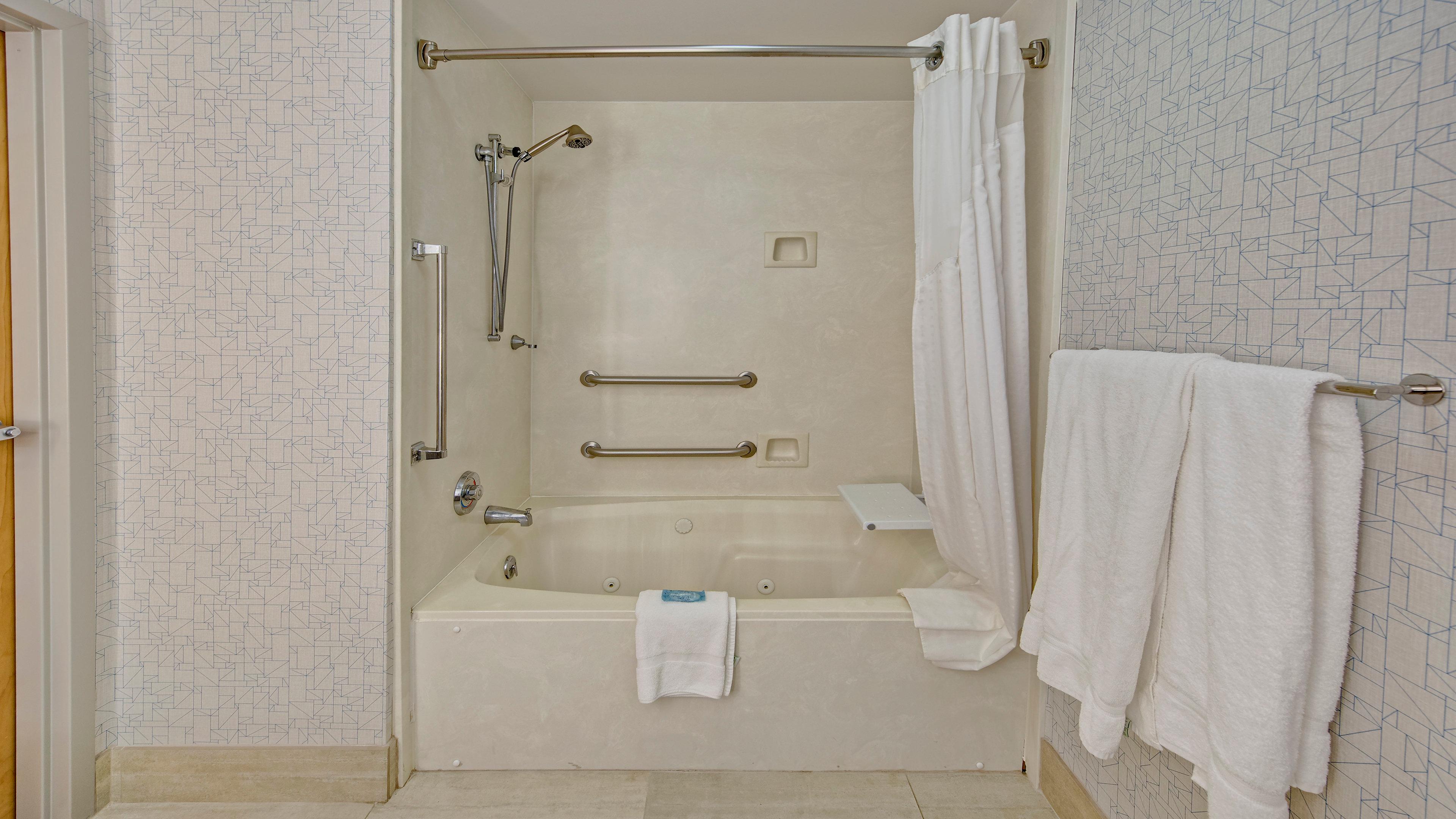 Holiday Inn Express Hotel & Suites London By Ihg Exterior foto