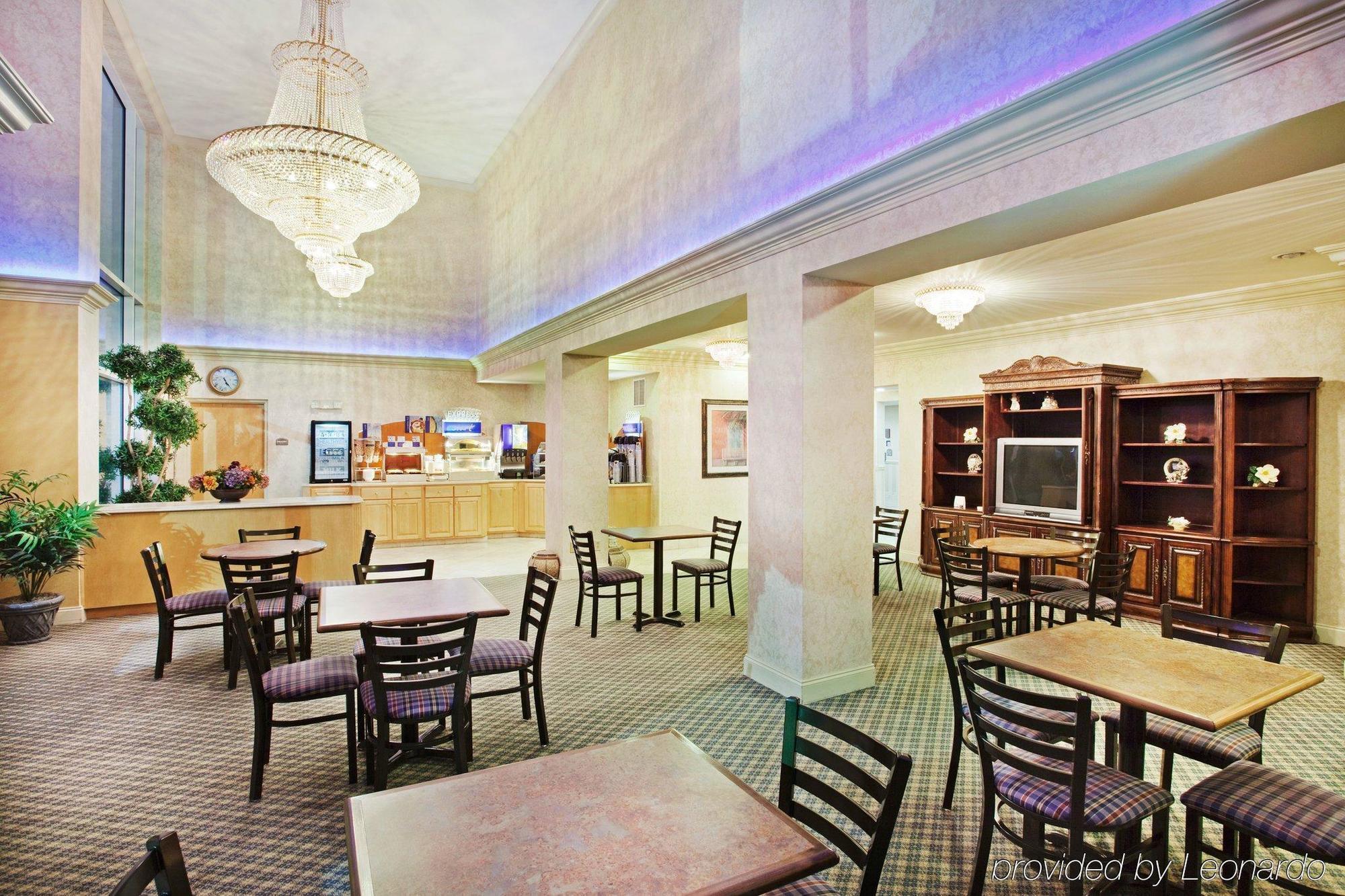 Holiday Inn Express Hotel & Suites London By Ihg Restaurante foto