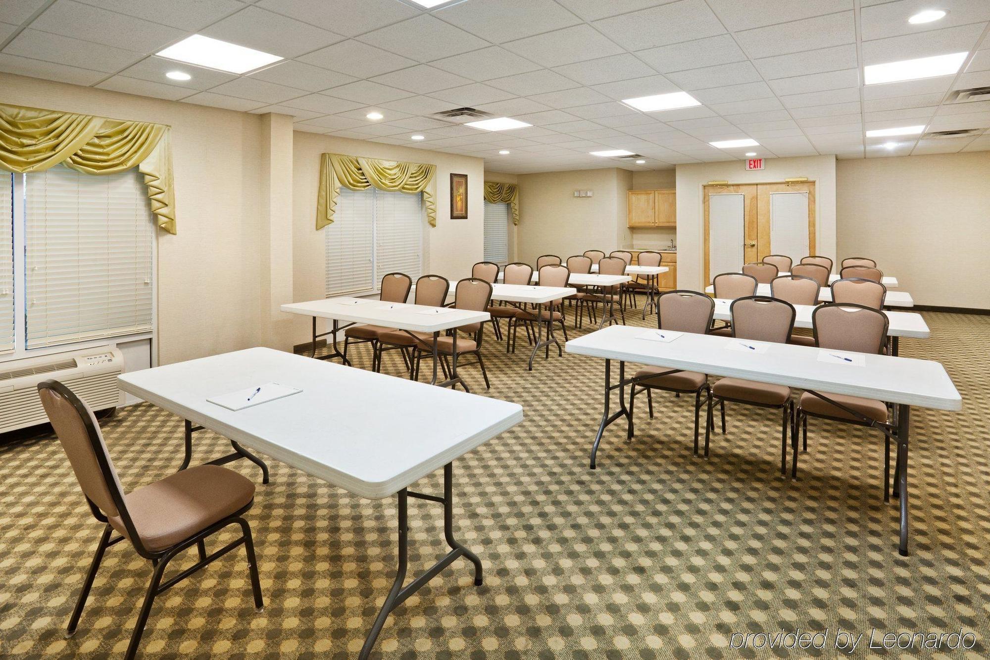 Holiday Inn Express Hotel & Suites London By Ihg Instalações foto